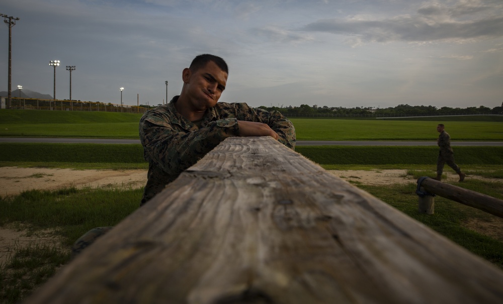 1st MAW Marines conquer obstacle course