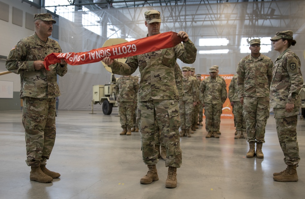 620th Signal Company holds color casing ceremony