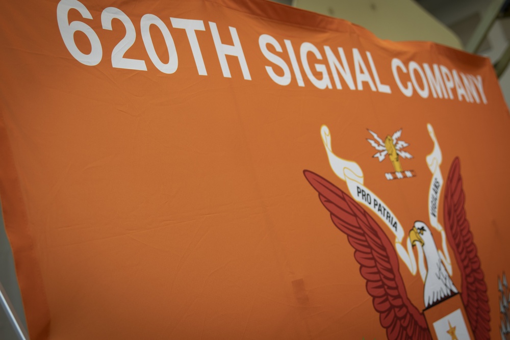 620th Signal Company holds color casing ceremony