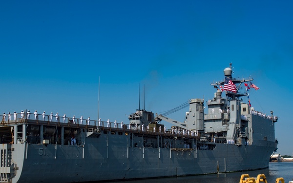USS Oak Hill (LSD 51) Homecoming