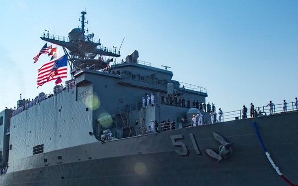 USS Oak Hill (LSD 51) Homecoming