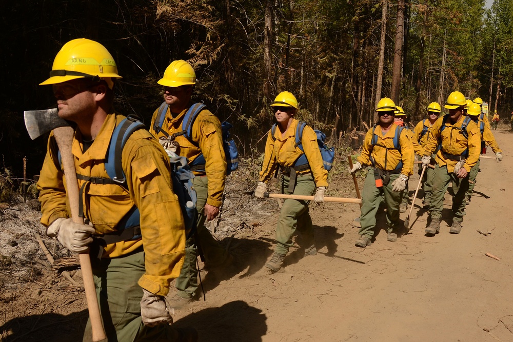 Guardsmen attack Sheep Creek fire