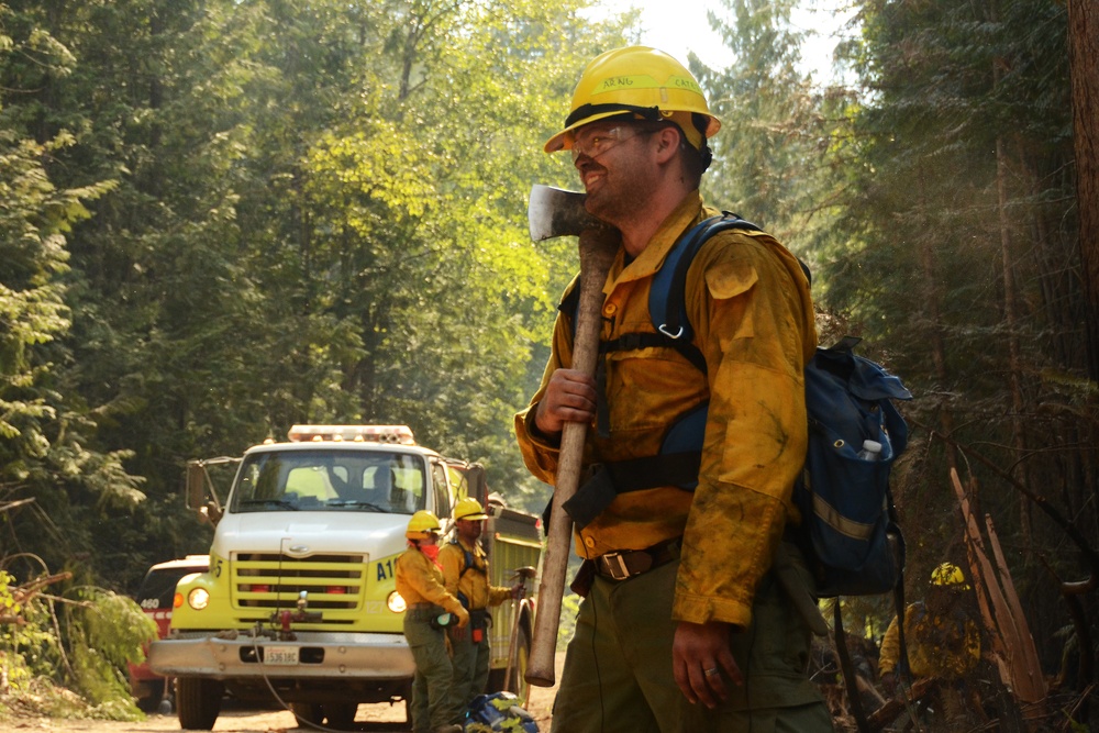 Guardsmen attack Sheep Creek fire