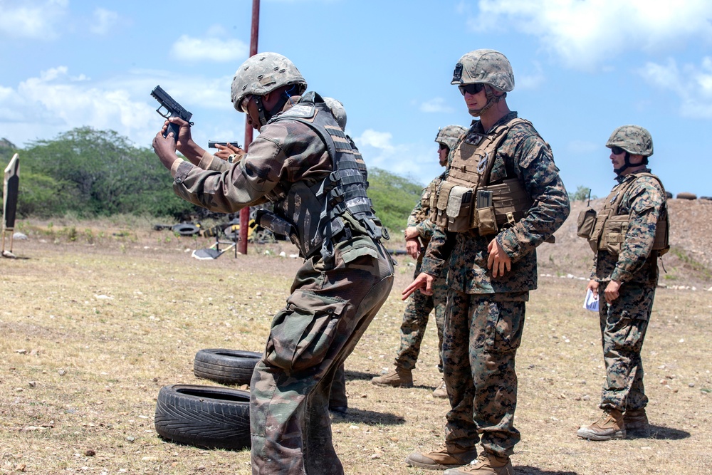 SPMAGTF-SC trains Dominican Republic’s Naval Infantry