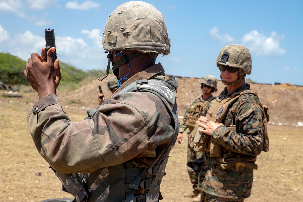 SPMAGTF-SC trains Dominican Republic’s Naval Infantry