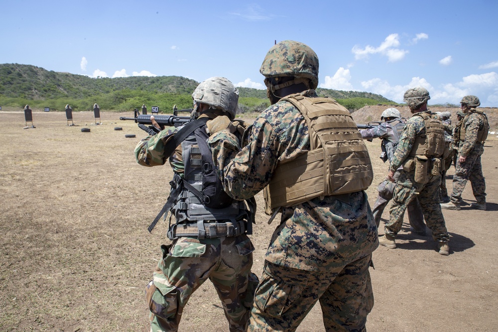 SPMAGTF-SC trains Dominican Republic’s Naval Infantry