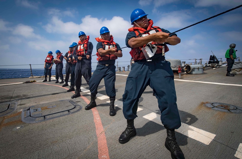 USS Carney Conducts Underway Replenishment