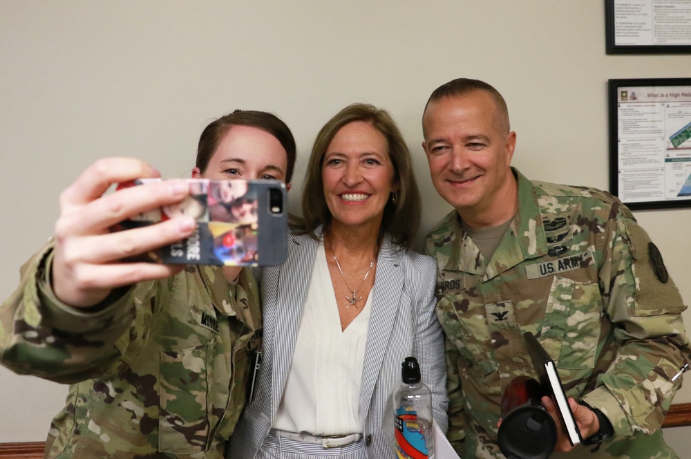 Former TSG teaches hope to leaders