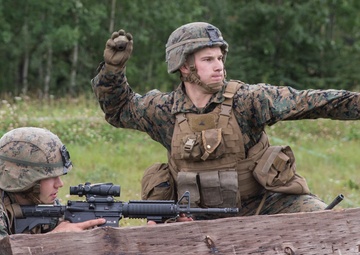 4th Marine Division Super Squad Competitors Tackle the Combat Marksmanship Endurance Test