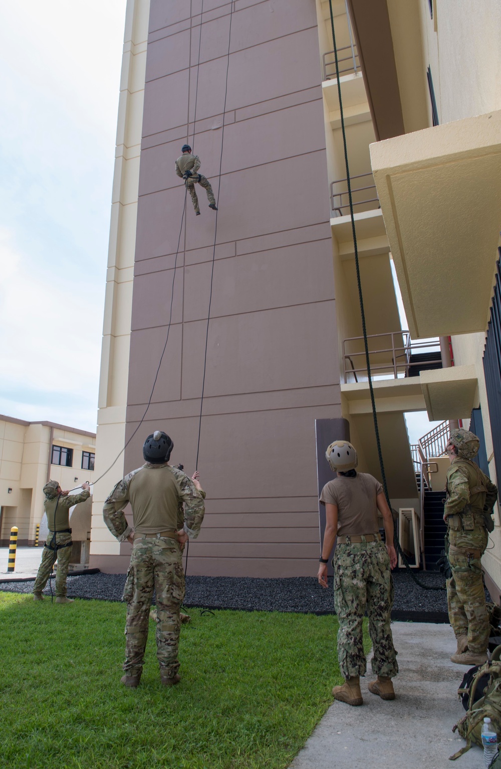 EODMU5 and Australian Army Participate in Pyrocrab