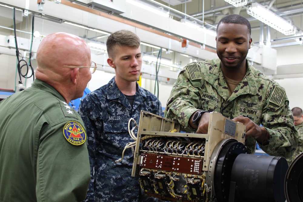Navy Air Boss Meets with AIMD Sailors in Iwakuni