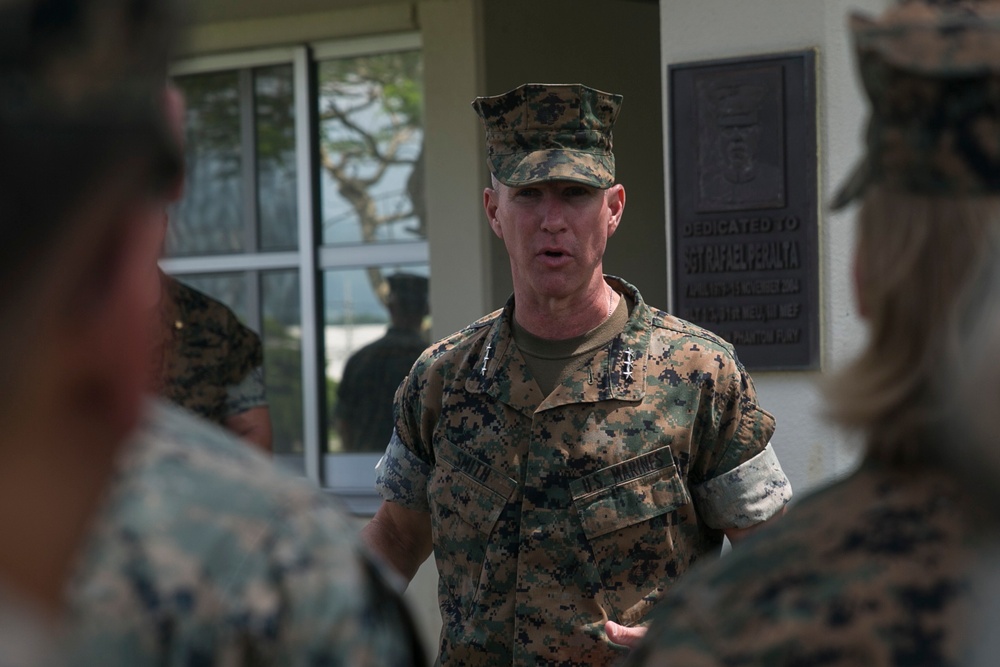 III MEF CG visits 31st MEU Marines, Sailors before deployment