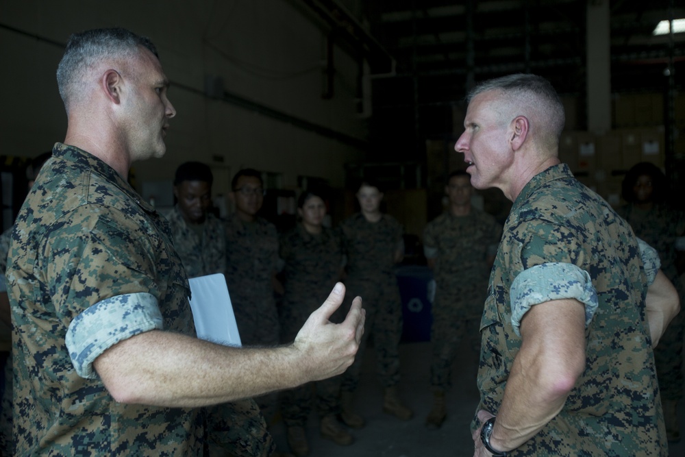 III MEF General visits 31st MEU Marines and Sailors before deployment