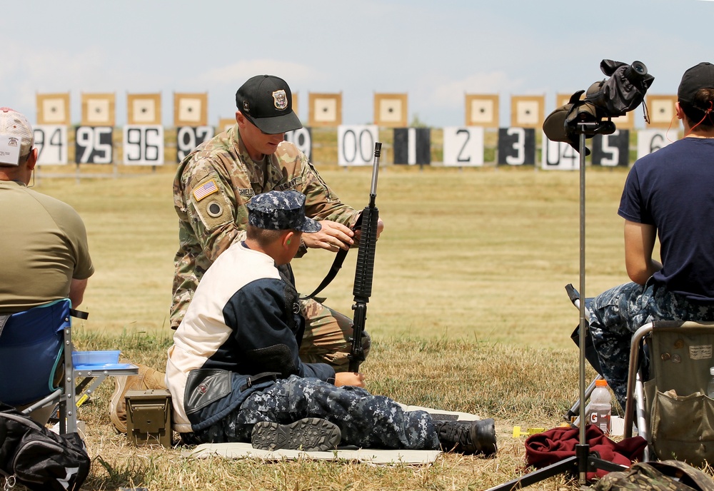 Soldiers instruct rifle marksmanship at National Matches