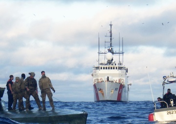 Coast Guard offloads more than 7 tons of cocaine in Port Everglades