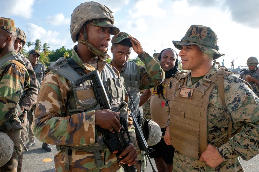 SPMAGTF-SC and Dominican Republic Armada participates in ten mile hike