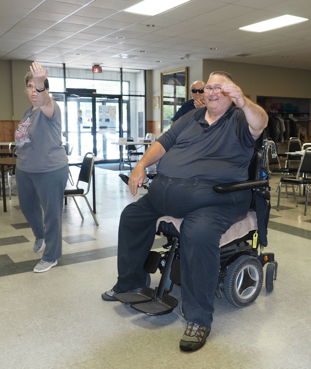 Veterans ‘grasp peacock tails’ in Tai Chi Whole Health Care class
