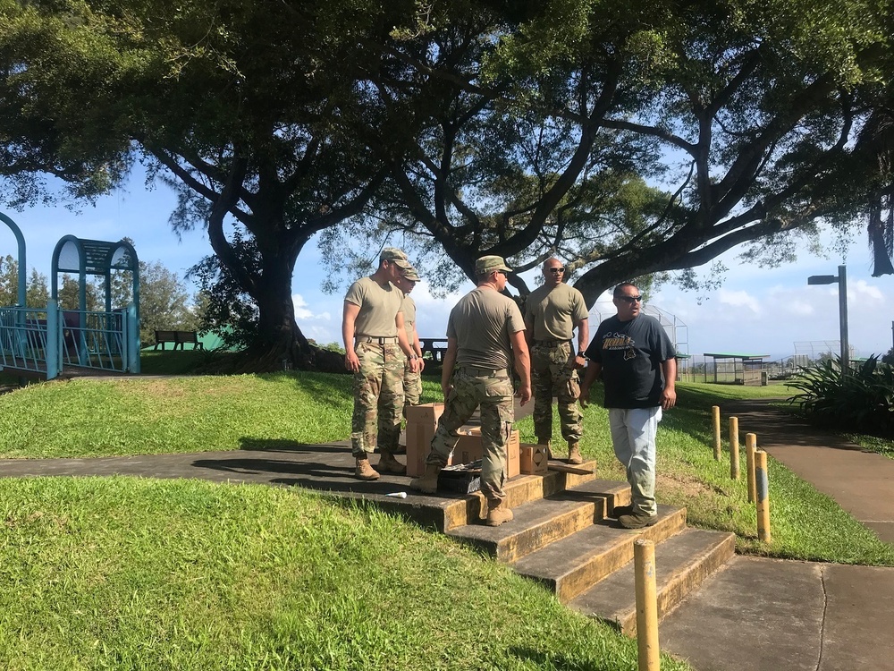 California Soldiers give to local Hawaiian community