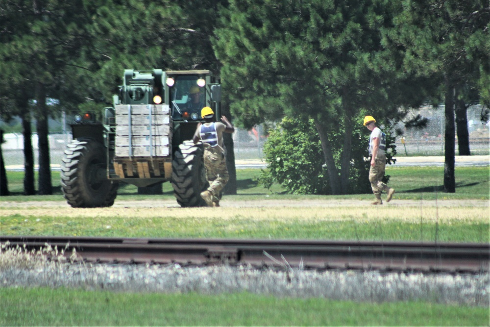 89B students learn to load ammunition on railcars at Fort McCoy