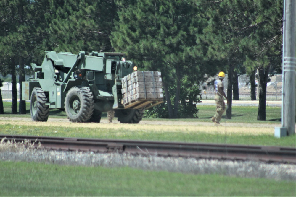 89B students learn to load ammunition on railcars at Fort McCoy