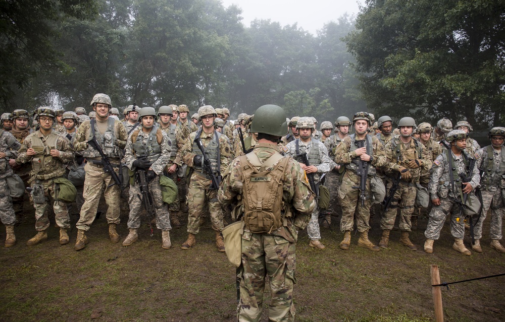 U.S Army Reserve military police hone their skills in support of Operatio Blue Shield