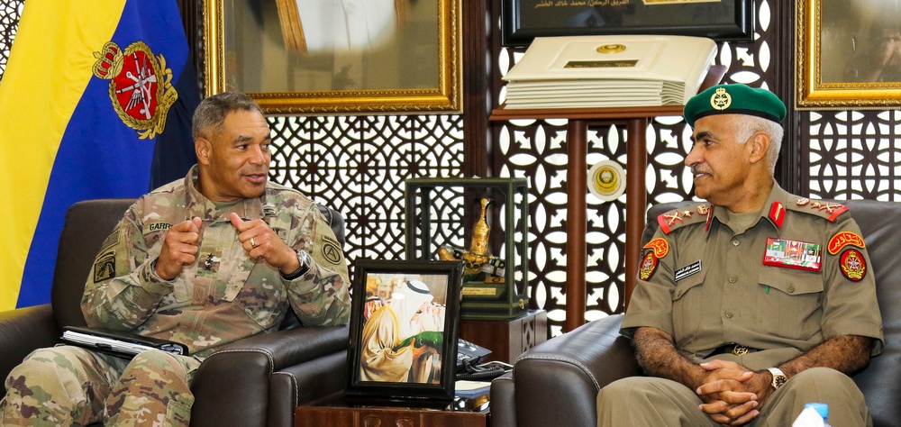 Lt. Gen. Michael X. Garrett, U.S. Army Central commander visits U.S. and Kuwaiti Soldiers