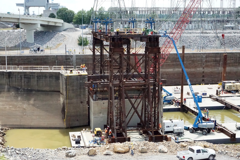 Heavy concrete shell placement at Kentucky Lock not taken lightly
