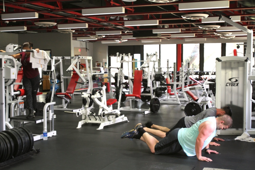 Marines participate in weightlifting competition