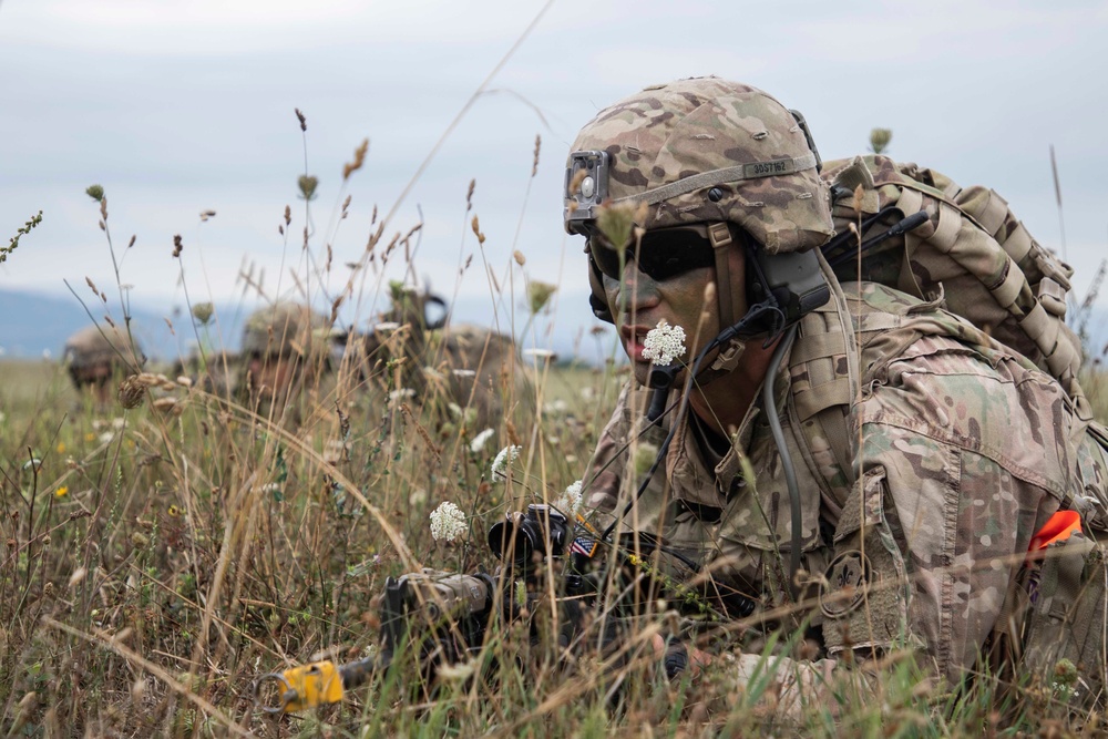 &quot;It's your show&quot;: Junior leaders shine in 2CR air assault exercise at Noble Partner 18
