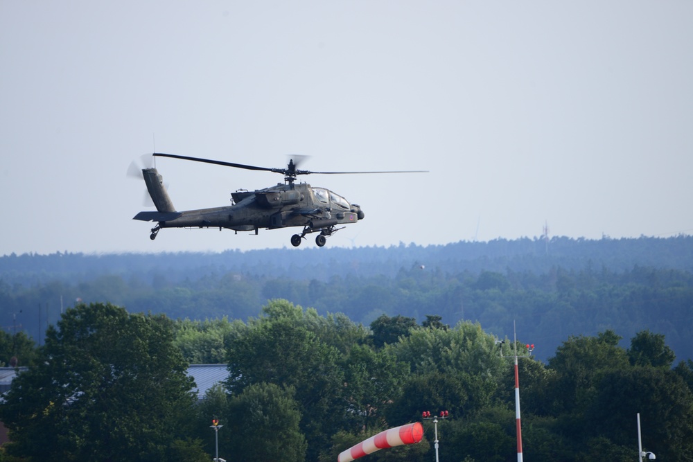 AH-64 Apache Helicopter Traffic Pattern Training Flight