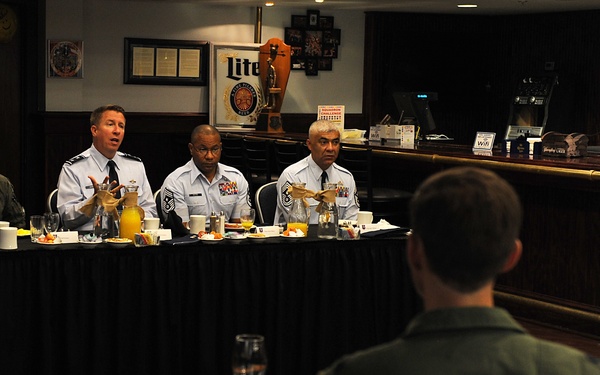19th AF commander talks with 14th FTW squadron leadership
