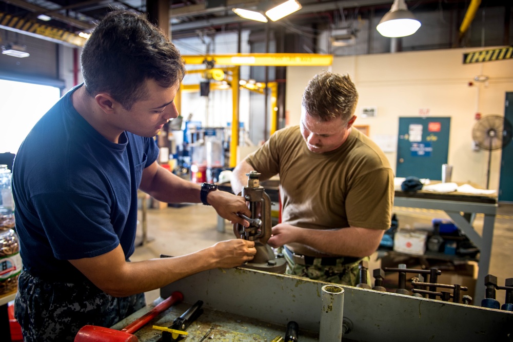 Surface Line Week 2018 Vavle Packing