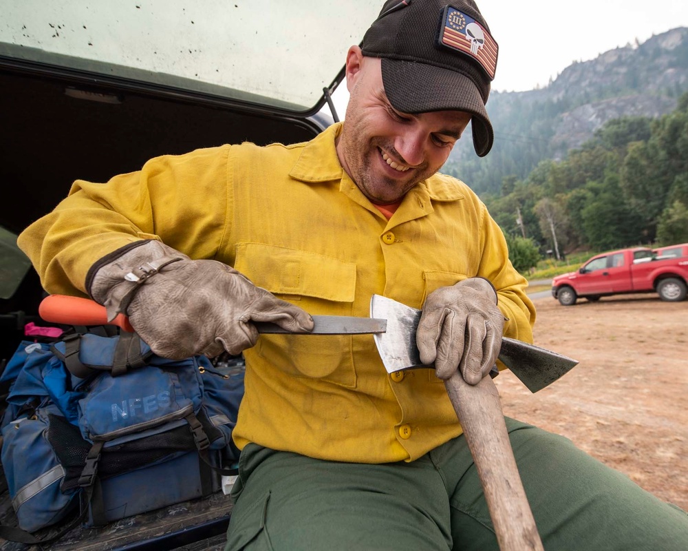 Guardsmen mobilized to aid in firefighting efforts