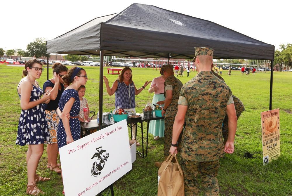 MCRD Parris Island Volunteer Group provides snacks; friendly faces to Marines alone on Family Day