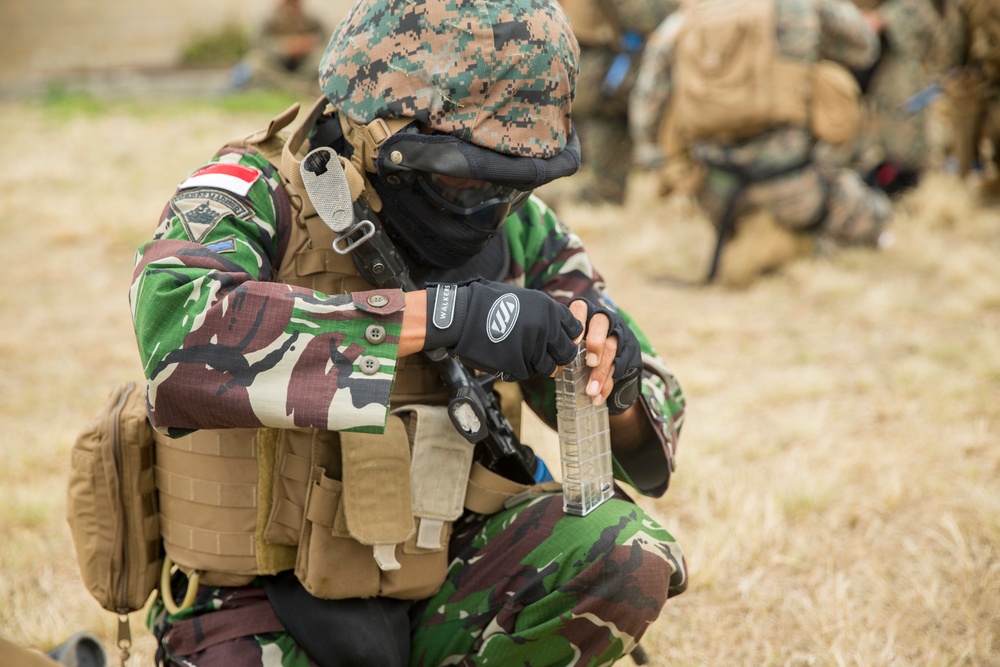 America's Battalion trains with Indonesian Marines in urban terrain