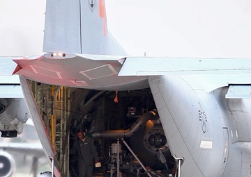 Cal Guard's MAFFS C-130s work Holy Fire
