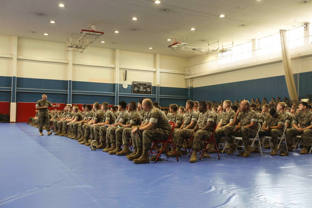 CMC Visits Pacific Command