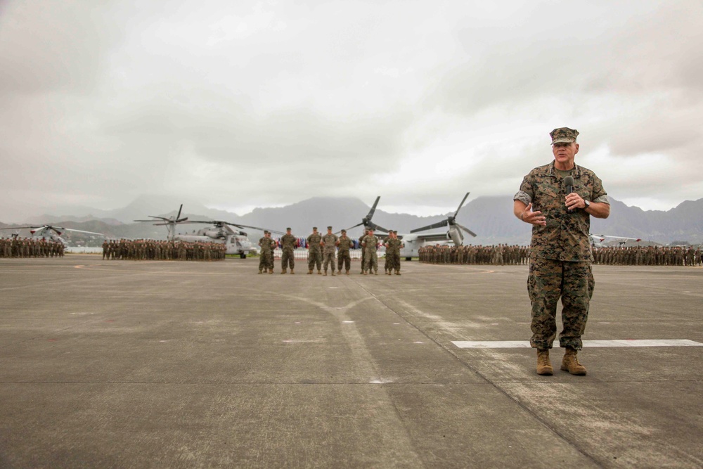 CMC Visits Pacific Command