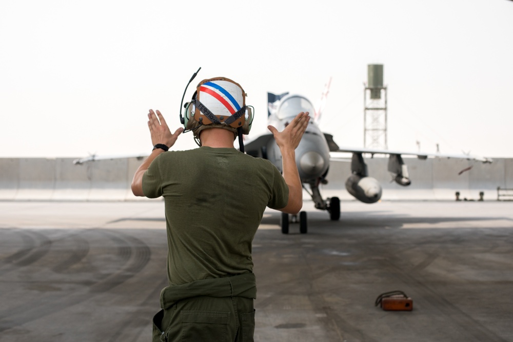 F/A-18 Hornet Maintenance