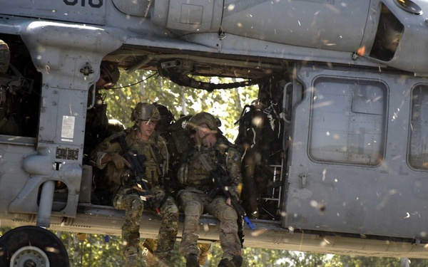Air Force pararescuers train for a mass casualty exercies at Northen Strike 18