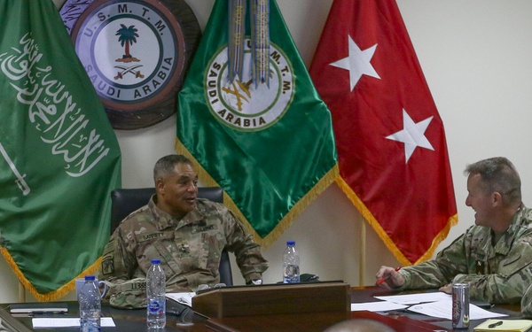 Lt. Gen. Michael X. Garrett, U.S. Army Central commander visits Soldiers in Kingdom of Saudi Arabia