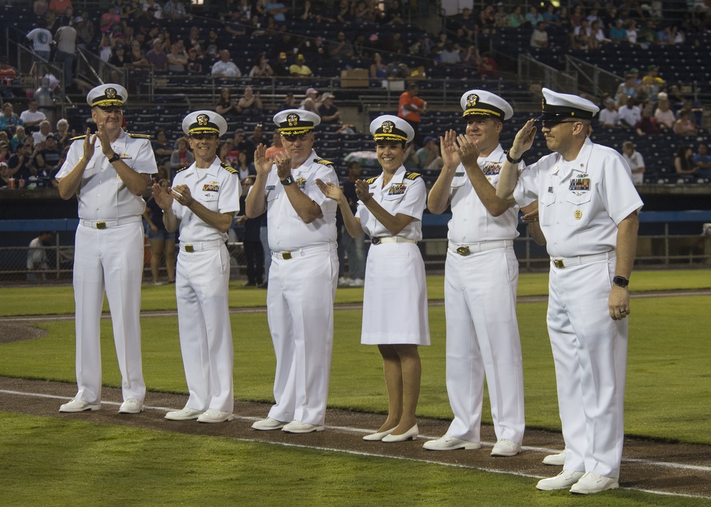 DVIDS - Images - Tampa Bay Rays Mascot and US Sailor [Image 4 of 4]