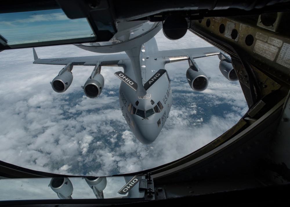 KC-135 Stratotankers with the 121st ARW refuel C-17 Globemaster IIIs with the 437th AW