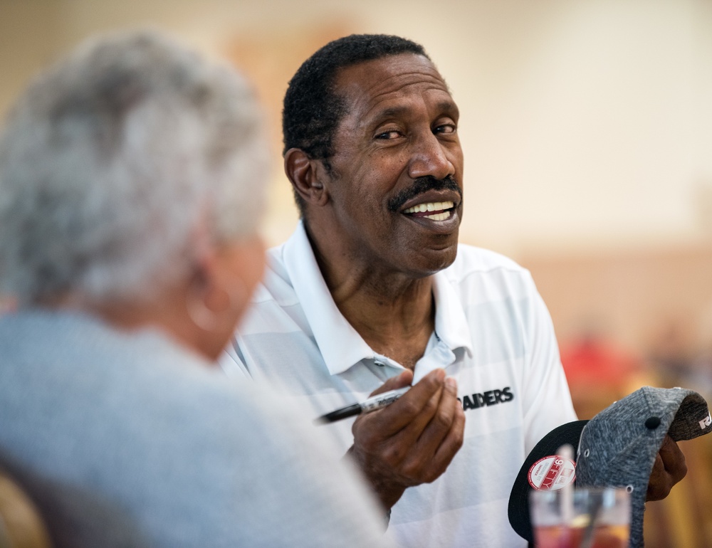 Oakland Raiders Honor Past and Present Veterans