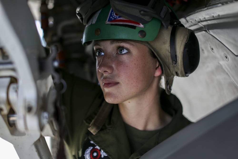 Minds behind the flight: MAG-13 mechanics support Northern Lightning