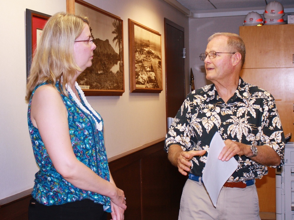 DASA Funderburk receives POD historical tour from POD Chief of Staff