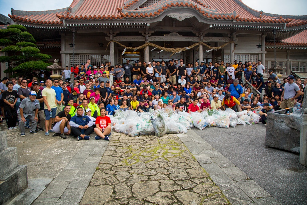 Over 100 service members volunteer clean up Ginowan
