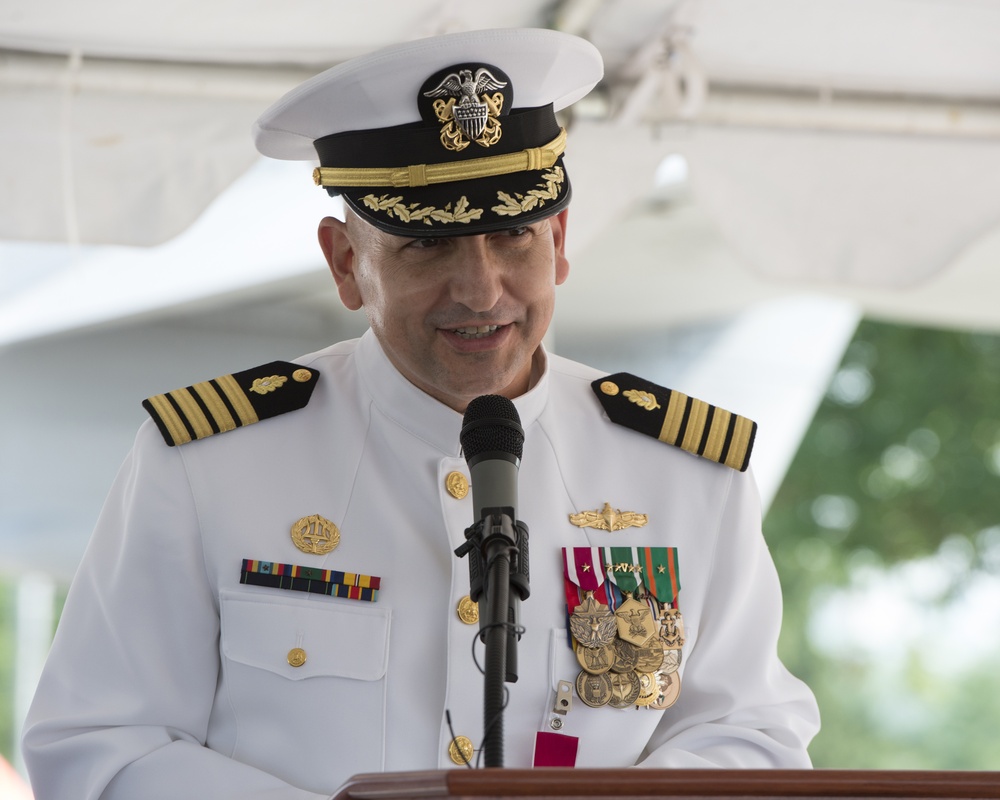 Naval Medical Research Unit-Dayton, holds change of command ceremony