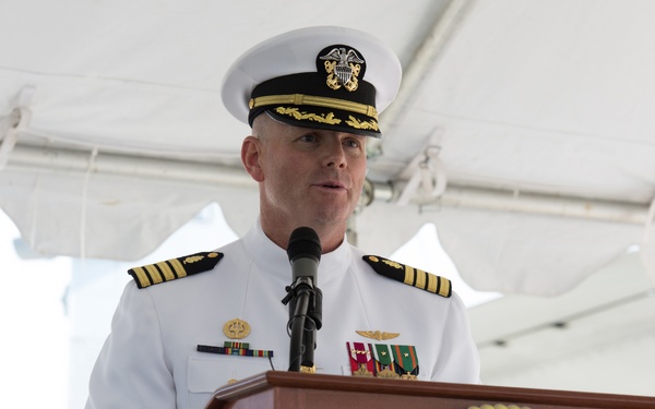 Naval Medical Research Unit-Dayton, holds change of command ceremony