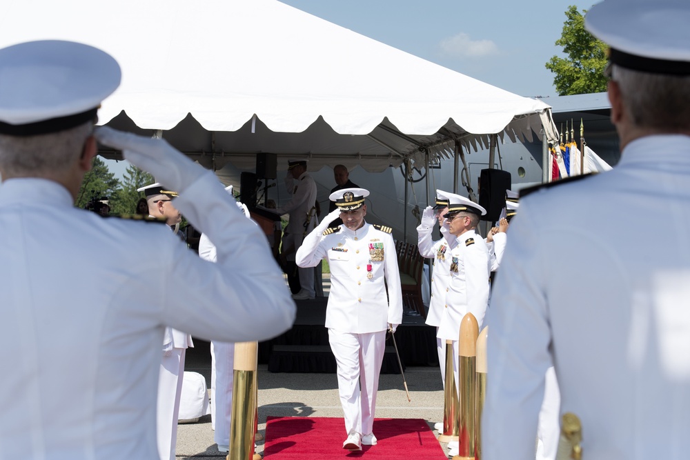 Naval Medical Research Unit-Dayton, holds change of command ceremony